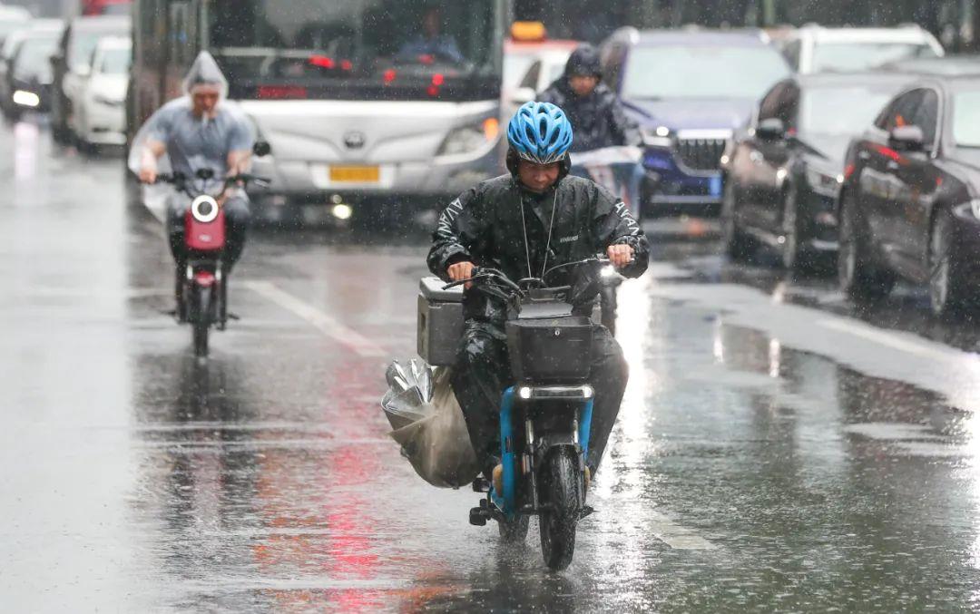 暴雨天氣發(fā)生意外如何自救？收好這份指南